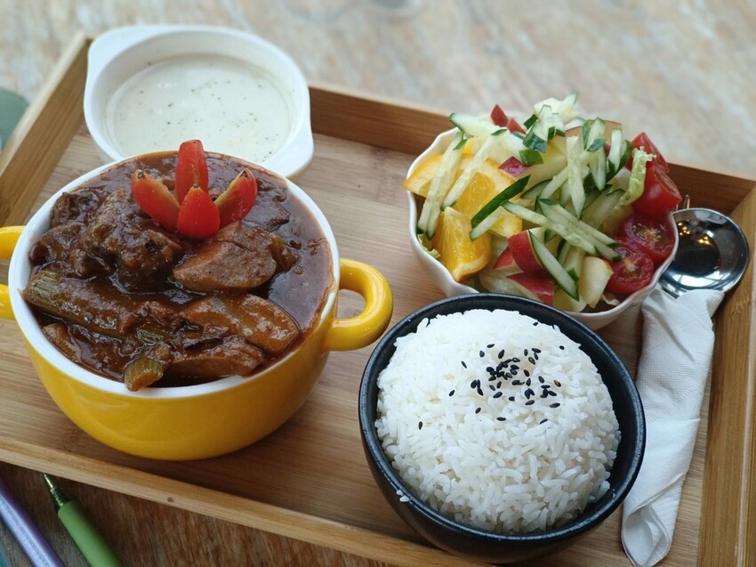 374173.jpg - 【台北.深坑】ARC CAFE玻璃屋+清水模景觀咖啡廳。寵物友善可落地可坐椅子+超寬大超舒適用餐環境