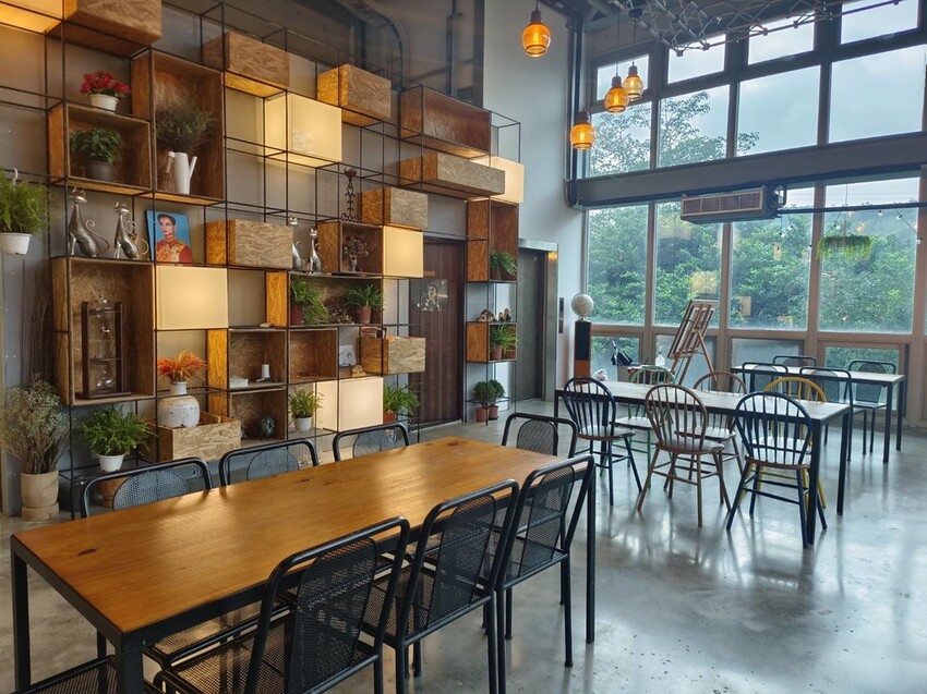374177.jpg - 【台北.深坑】ARC CAFE玻璃屋+清水模景觀咖啡廳。寵物友善可落地可坐椅子+超寬大超舒適用餐環境