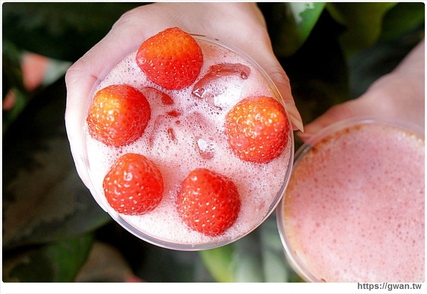台南獨家限量草莓黑蛋奶!!冬季限定~新鮮草莓每顆只要1元喔!!