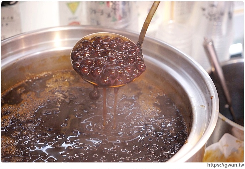 台南獨家限量草莓黑蛋奶!!冬季限定~新鮮草莓每顆只要1元喔!!