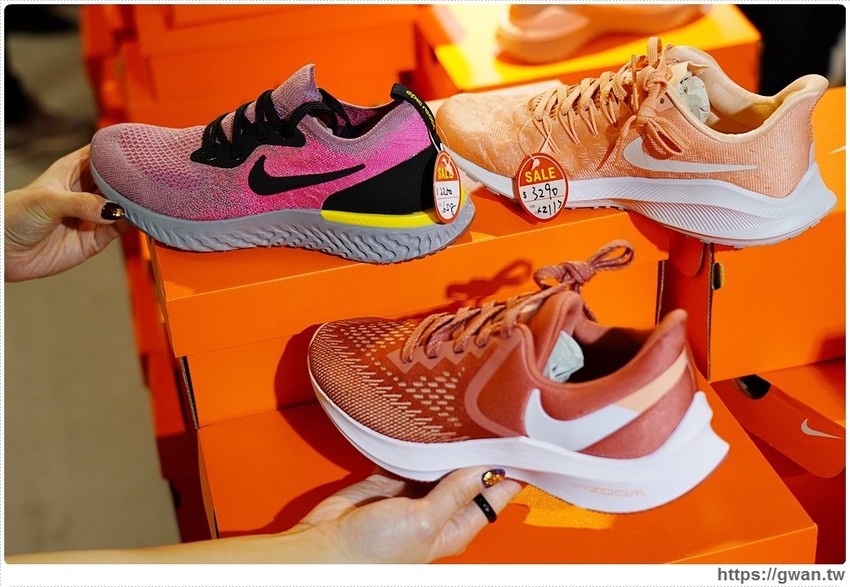 全台獨家NIKE展示鞋清倉會在台中，消費滿200還有星巴克買一送一！