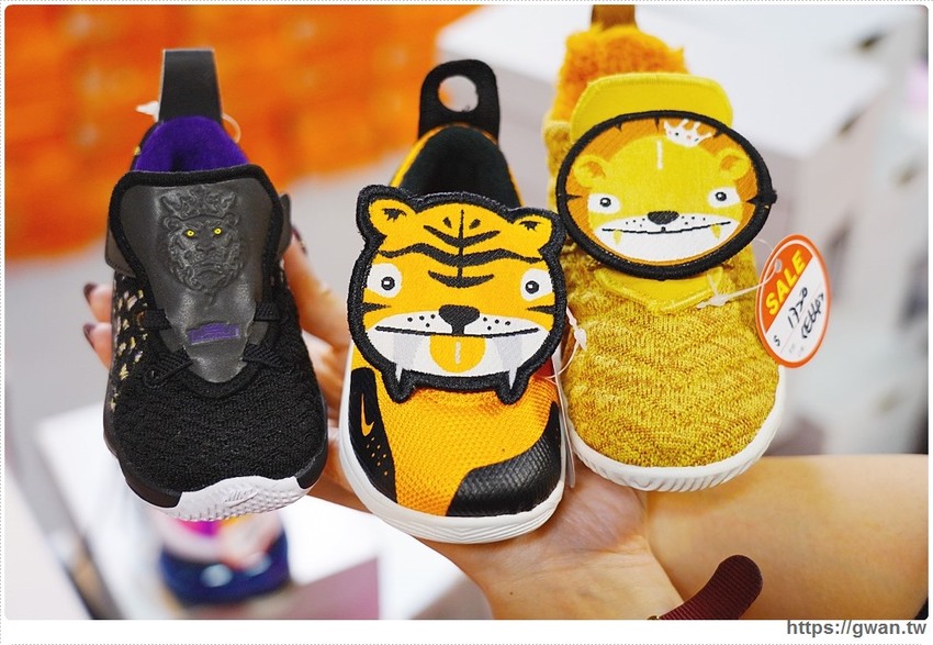 全台獨家NIKE展示鞋清倉會在台中，消費滿200還有星巴克買一送一！