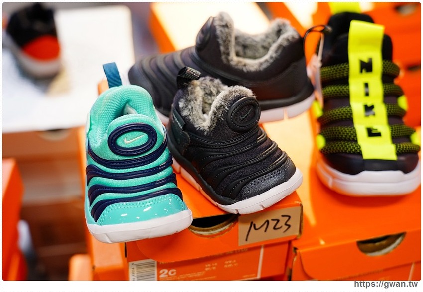 全台獨家NIKE展示鞋清倉會在台中，消費滿200還有星巴克買一送一！