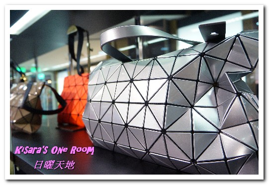 日曜天地:台中Outlet/一中購物.名牌配件包包的天堂──日曜天地