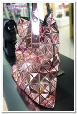 日曜天地:台中Outlet/一中購物.名牌配件包包的天堂──日曜天地