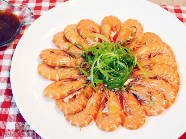 阿源師紅尾蝦12-擺盤完成