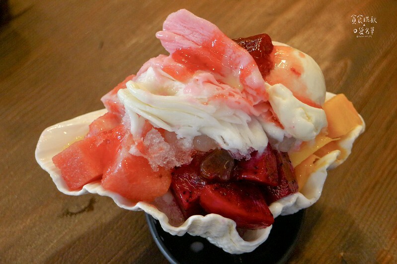 台東綠島｜海景第一排！特殊造型貝殼碗盛裝美味的海草冰｜星光碼頭 貝殼海草冰