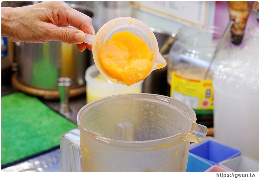 夏日限定!!愛文芒果、小美冰淇淋通通放進飲料裡,三款飲品錯過等明年~