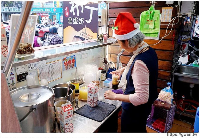 全台首創，把草莓大福放進飲料裡！ 還有飲品買一送一，只限兩天別錯過～