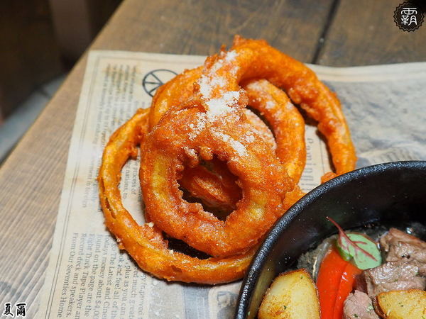 夏爾Shire綠園道： 夏爾 shire餐館，有如哈比人村莊夏爾的樹洞，還有浮誇系的奶昔跟粉紅色熔岩起司！！！