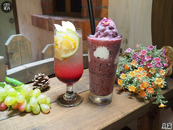 夏爾Shire綠園道： 夏爾 shire餐館，有如哈比人村莊夏爾的樹洞，還有浮誇系的奶昔跟粉紅色熔岩起司！！！