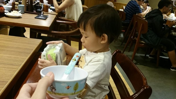 MAiSEN邁泉豬排(高雄巨蛋店)：高雄漢神巨蛋~MAiSEN邁泉豬排~日本最暢銷的三明治~超嫩的豬肉~堅守三味一體的美味~