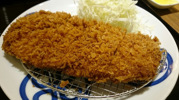 MAiSEN邁泉豬排(高雄巨蛋店)：高雄漢神巨蛋~MAiSEN邁泉豬排~日本最暢銷的三明治~超嫩的豬肉~堅守三味一體的美味~