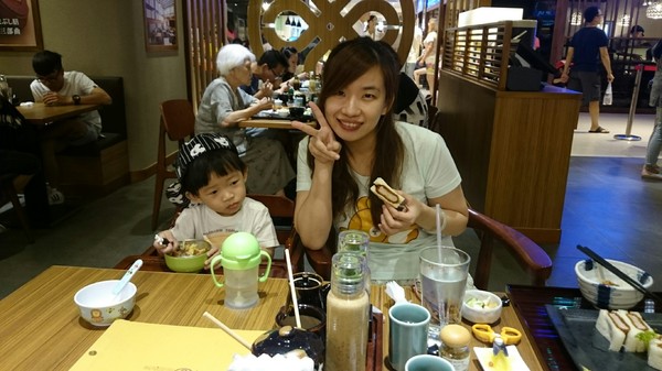 MAiSEN邁泉豬排(高雄巨蛋店)：高雄漢神巨蛋~MAiSEN邁泉豬排~日本最暢銷的三明治~超嫩的豬肉~堅守三味一體的美味~