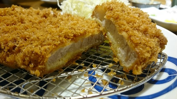 MAiSEN邁泉豬排(高雄巨蛋店)：高雄漢神巨蛋~MAiSEN邁泉豬排~日本最暢銷的三明治~超嫩的豬肉~堅守三味一體的美味~