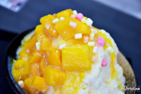 【新北。美食】 新莊 / 鮮果王，果汁冰品，芒果王子雪花冰，各式種類雪花冰，現打果汁，料多實在，炎炎夏日來沁涼一下吧