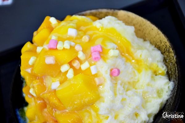 【新北。美食】 新莊 / 鮮果王，果汁冰品，芒果王子雪花冰，各式種類雪花冰，現打果汁，料多實在，炎炎夏日來沁涼一下吧