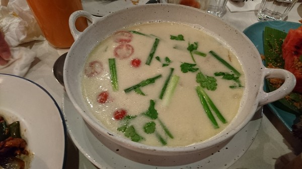 WOO Taiwan：高雄~WOO Taiwan 泰式料理~泰國清邁道地美食~華麗森林系餐廳~聚餐約會的好地點~