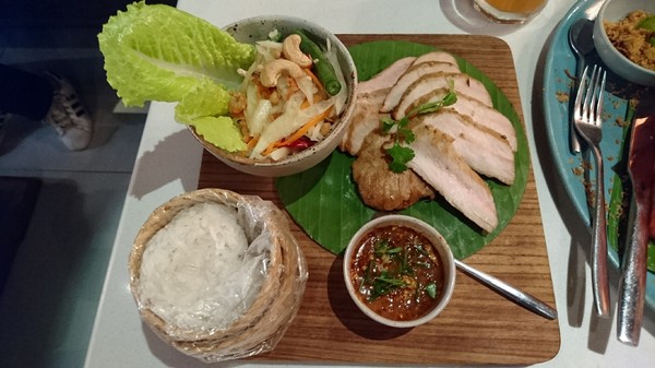 WOO Taiwan：高雄~WOO Taiwan 泰式料理~泰國清邁道地美食~華麗森林系餐廳~聚餐約會的好地點~