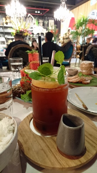 WOO Taiwan：高雄~WOO Taiwan 泰式料理~泰國清邁道地美食~華麗森林系餐廳~聚餐約會的好地點~