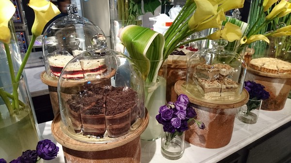 WOO Taiwan：高雄~WOO Taiwan 泰式料理~泰國清邁道地美食~華麗森林系餐廳~聚餐約會的好地點~