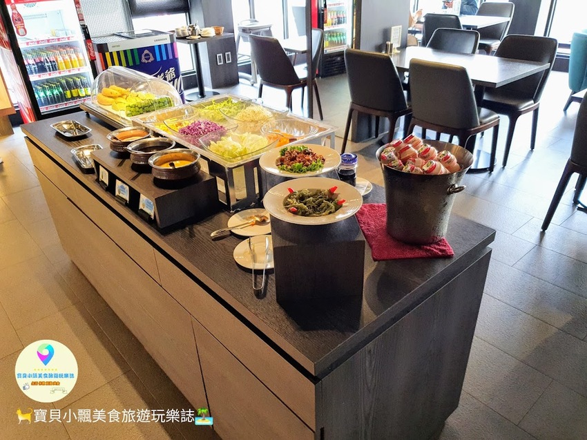 [住]高雄 近六和夜市 美麗島捷運站 夜晚逛街打牙祭 輕鬆搞定!! 房客還有免費HAPPY HOUR 精緻點心 飲料無限享用 樂逸旅居