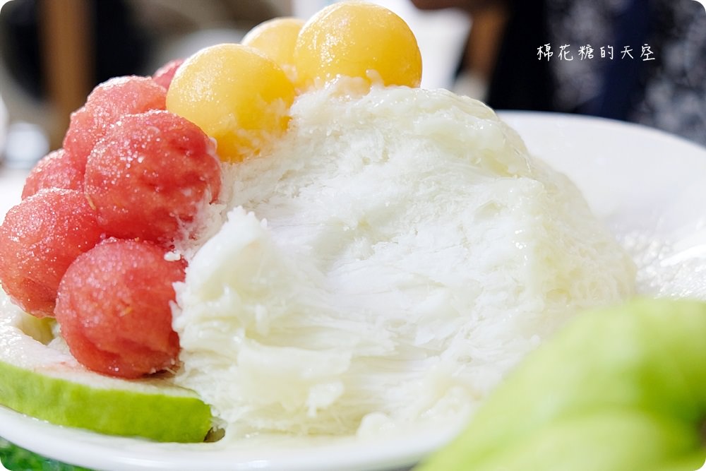夏天不止芒果冰，今年最夯“奶雞冰”-台灣第一荔枝雪花冰就在草悟道愛吃摩爾