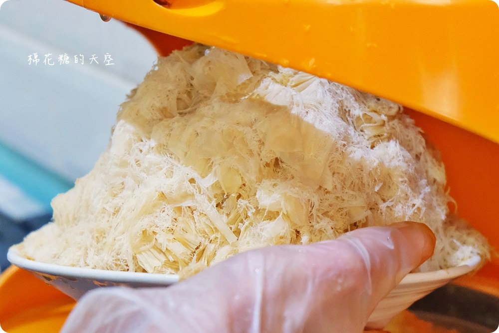 夏天不止芒果冰，今年最夯“奶雞冰”-台灣第一荔枝雪花冰就在草悟道愛吃摩爾