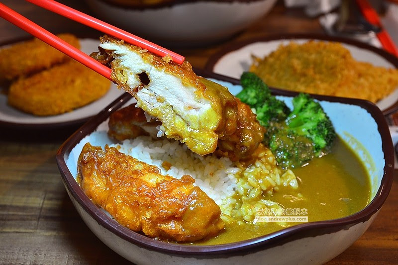 三時午咖哩屋(樂利店)-靠近六張犁站,位在樂利路上,炸物可樂餅不油膩又酥脆一點都不輸日本的六張犁平價咖哩屋