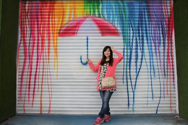 沙鹿夢想街：【台中沙鹿景點】沙鹿夢想街~粉紅色大愛心盪鞦韆，雙層貨櫃，彩色公車，甲子園居酒屋，超炫球牆好吸睛