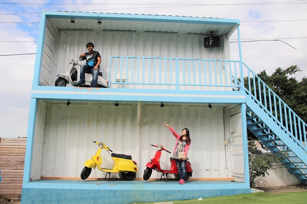 沙鹿夢想街：【台中沙鹿景點】沙鹿夢想街~粉紅色大愛心盪鞦韆，雙層貨櫃，彩色公車，甲子園居酒屋，超炫球牆好吸睛