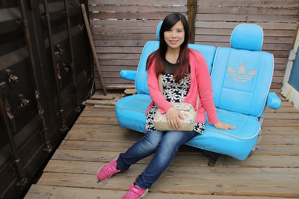 沙鹿夢想街：【台中沙鹿景點】沙鹿夢想街~粉紅色大愛心盪鞦韆，雙層貨櫃，彩色公車，甲子園居酒屋，超炫球牆好吸睛