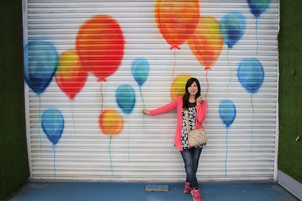 沙鹿夢想街：【台中沙鹿景點】沙鹿夢想街~粉紅色大愛心盪鞦韆，雙層貨櫃，彩色公車，甲子園居酒屋，超炫球牆好吸睛