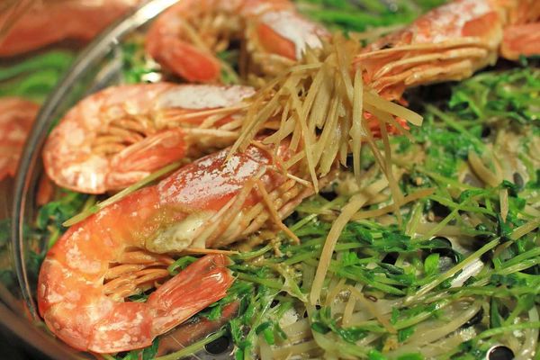 【蘆洲餐廳】恩家寶精緻鍋物-巨無霸加拿大直送龍蝦與創意冰火鍋