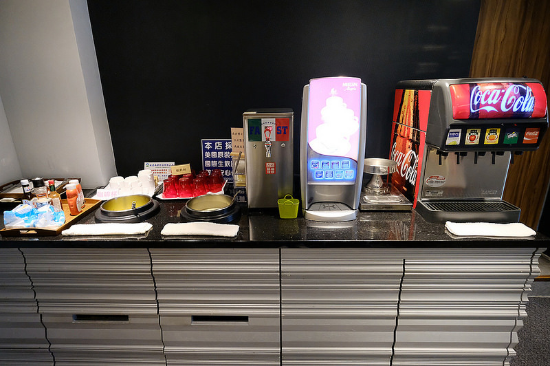 台中北區牛排推薦,台中崇德路美食,台中美食,台中聖誕套餐 @強生與小吠的Hyper人蔘~