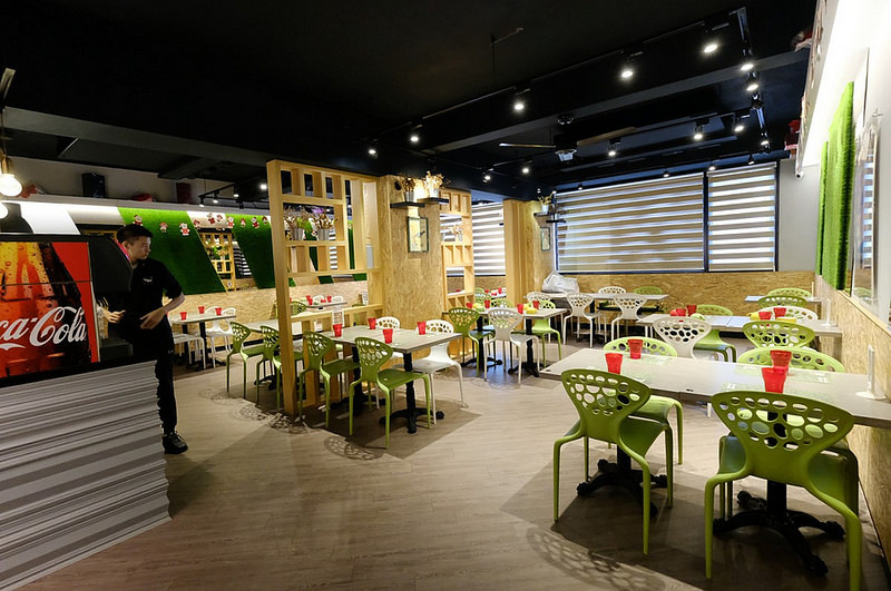 台中北區牛排推薦,台中崇德路美食,台中美食,台中聖誕套餐 @強生與小吠的Hyper人蔘~