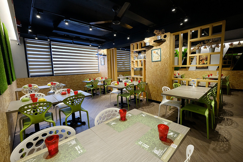 台中北區牛排推薦,台中崇德路美食,台中美食,台中聖誕套餐 @強生與小吠的Hyper人蔘~