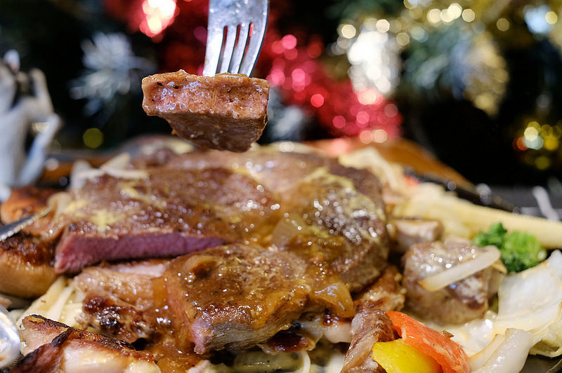 台中北區牛排推薦,台中崇德路美食,台中美食,台中聖誕套餐 @強生與小吠的Hyper人蔘~