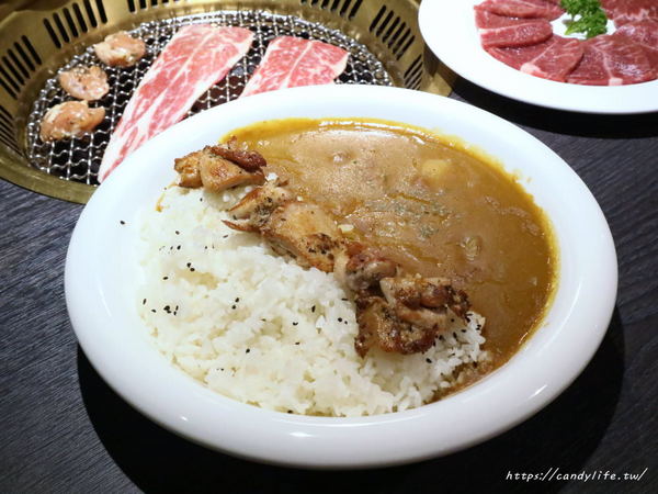 九犇日式燒肉：彰化美食│九犇日式燒肉〃日式燒肉裡竟然也有咖哩飯及超澎派海鮮粥，平日還有超值599元雙人套餐唷~