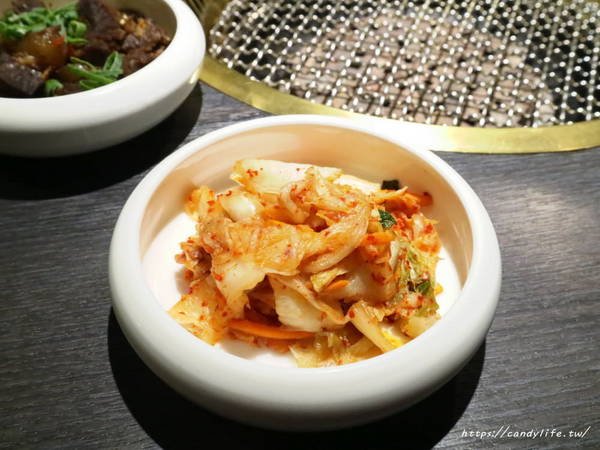 九犇日式燒肉：彰化美食│九犇日式燒肉〃日式燒肉裡竟然也有咖哩飯及超澎派海鮮粥，平日還有超值599元雙人套餐唷~