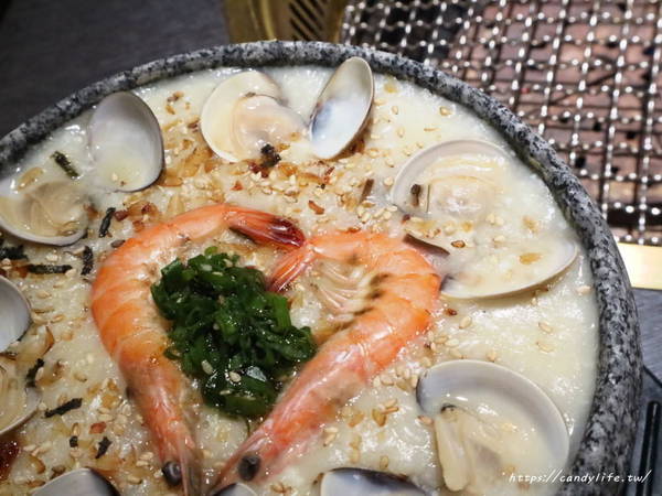 九犇日式燒肉：彰化美食│九犇日式燒肉〃日式燒肉裡竟然也有咖哩飯及超澎派海鮮粥，平日還有超值599元雙人套餐唷~