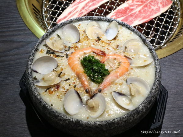 九犇日式燒肉：彰化美食│九犇日式燒肉〃日式燒肉裡竟然也有咖哩飯及超澎派海鮮粥，平日還有超值599元雙人套餐唷~