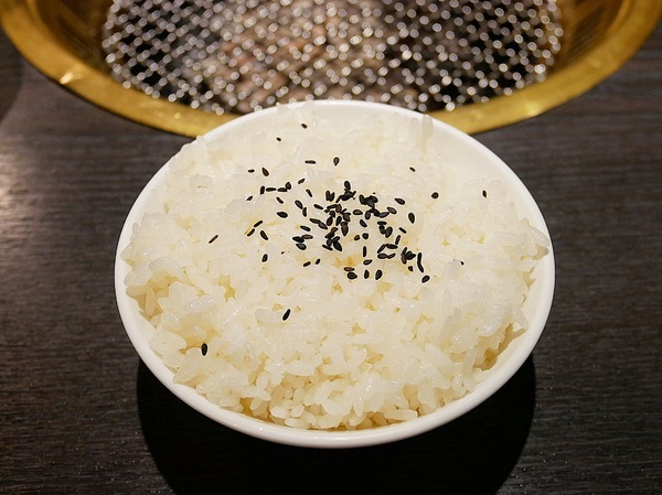 九犇日式燒肉：九犇日式燒肉-彰化日式燒肉  套餐式燒肉一次品嘗多種新鮮肉品  還提供包廂座位  適合多人聚餐餐廳