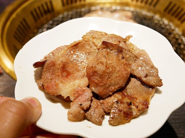 九犇日式燒肉：九犇日式燒肉-彰化日式燒肉  套餐式燒肉一次品嘗多種新鮮肉品  還提供包廂座位  適合多人聚餐餐廳