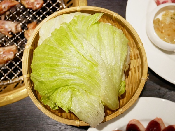 九犇日式燒肉：九犇日式燒肉-彰化日式燒肉  套餐式燒肉一次品嘗多種新鮮肉品  還提供包廂座位  適合多人聚餐餐廳