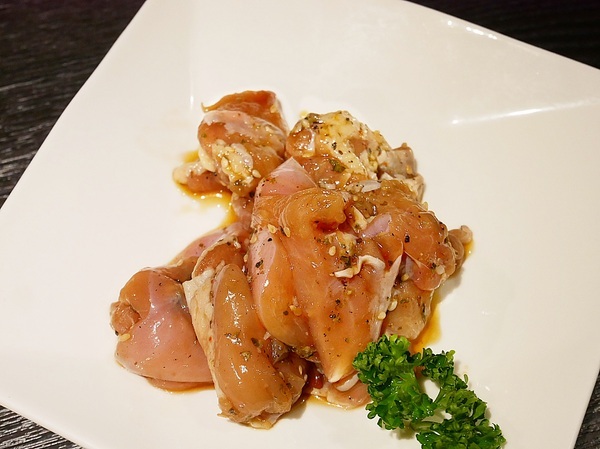 九犇日式燒肉：九犇日式燒肉-彰化日式燒肉  套餐式燒肉一次品嘗多種新鮮肉品  還提供包廂座位  適合多人聚餐餐廳