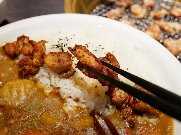 九犇日式燒肉：九犇日式燒肉-彰化日式燒肉  套餐式燒肉一次品嘗多種新鮮肉品  還提供包廂座位  適合多人聚餐餐廳