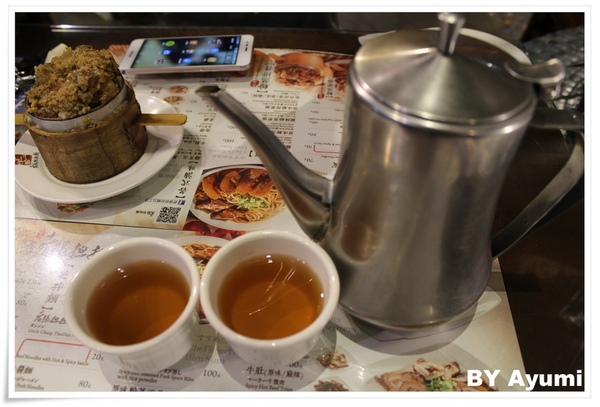 老張担担麵五工店：[食記]老張担担麵五工店-裝潢古色古香相當有特色