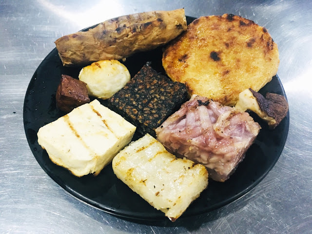 [小琉球美食] 筑安心燒物吃到飽｜無限供應的鮮美鮮蚵與獨家雞腿捲，平價實惠的超高CP值200坪超大露天碳烤BBQ！