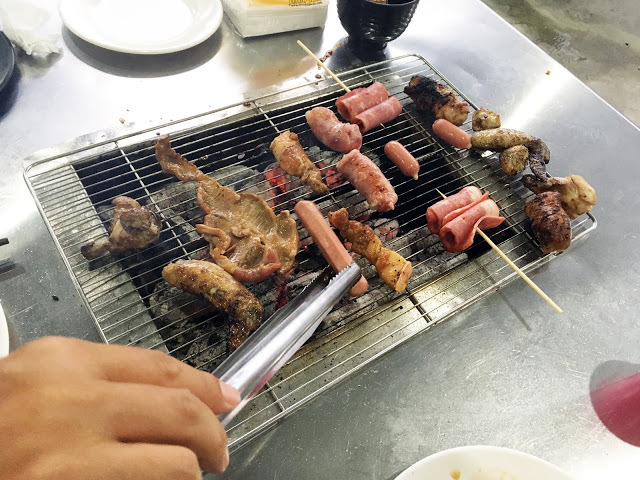 [小琉球美食] 筑安心燒物吃到飽｜無限供應的鮮美鮮蚵與獨家雞腿捲，平價實惠的超高CP值200坪超大露天碳烤BBQ！